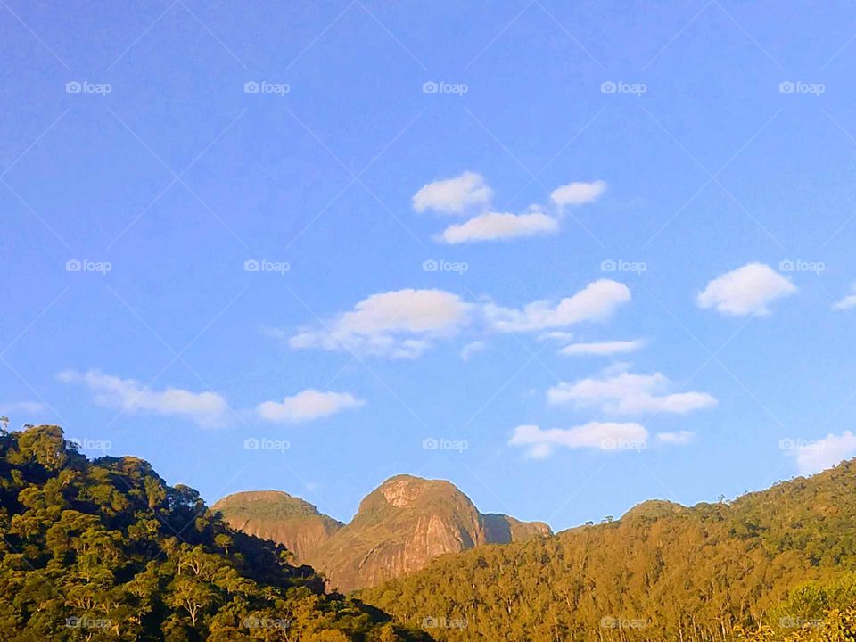 Fotos Das Montanhas Da Mulher De Pedra Em Teresópolis RJ essas Imagens mostram a beleza natural da região Serrana Do Estado Do Río De Janeiro