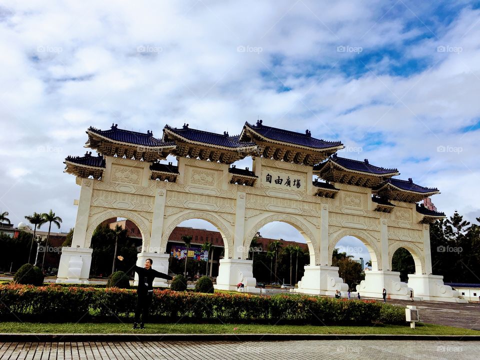 Come along with the wonders of crouching tiger, this photo was taken during my holidays located at Chiang Kai-Shek Memorial, Taiwan