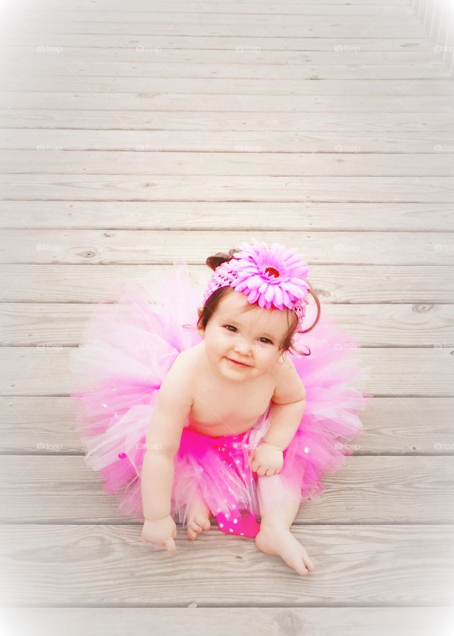 Baby girl.. This is my grandaughter. I took 400 pics for her first birthday. this is my favorite.