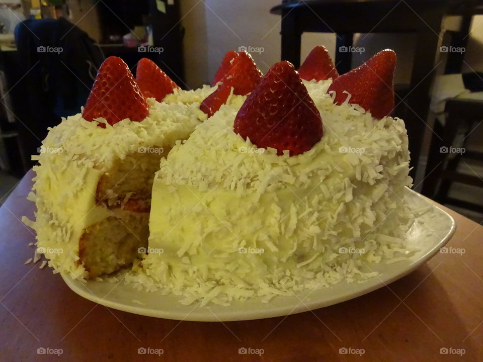 homemade cake strawberry