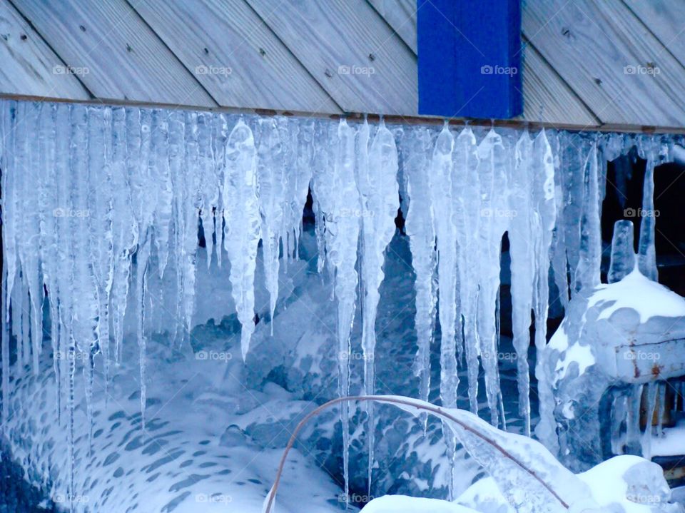 Ice stalactites 