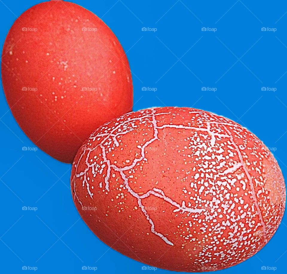 Blue and orange complimentary colors.