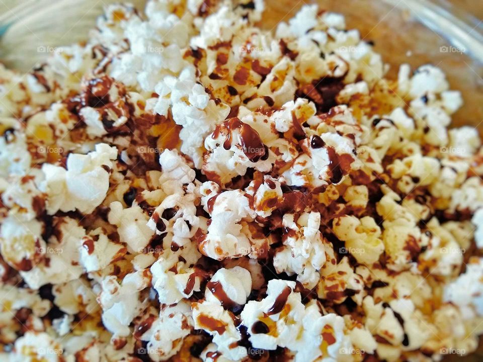 Popcorn with chocolate