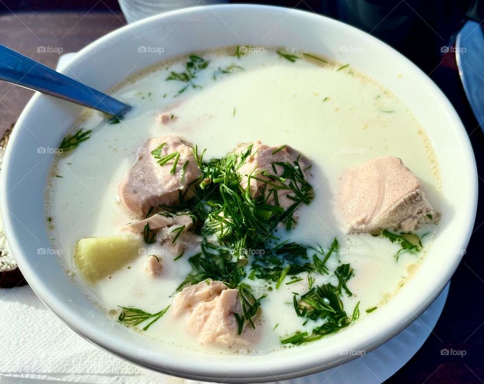 Healthy light and delicious lunch afrer exercise, finnish salmon soup🐟