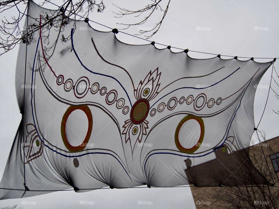 big eyes in the Tibetan square