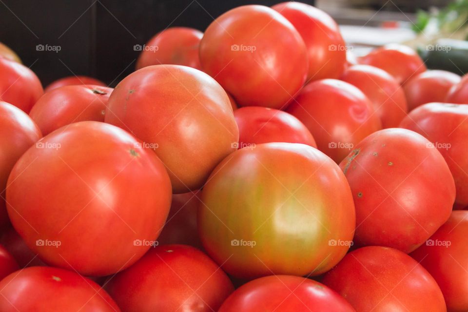 Red tomatos 