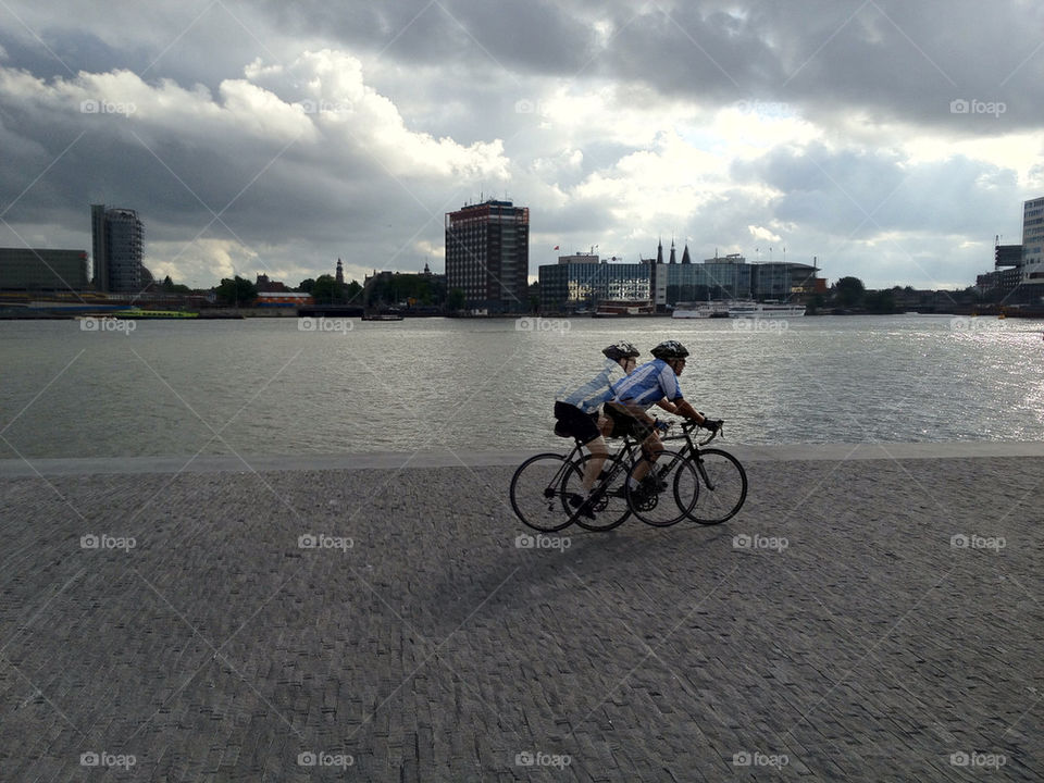 bicycle motion clouds water by marcografo