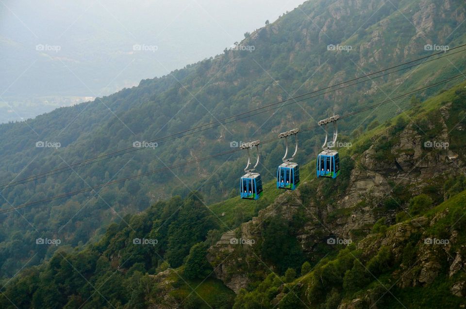 Cable cars between the mountains