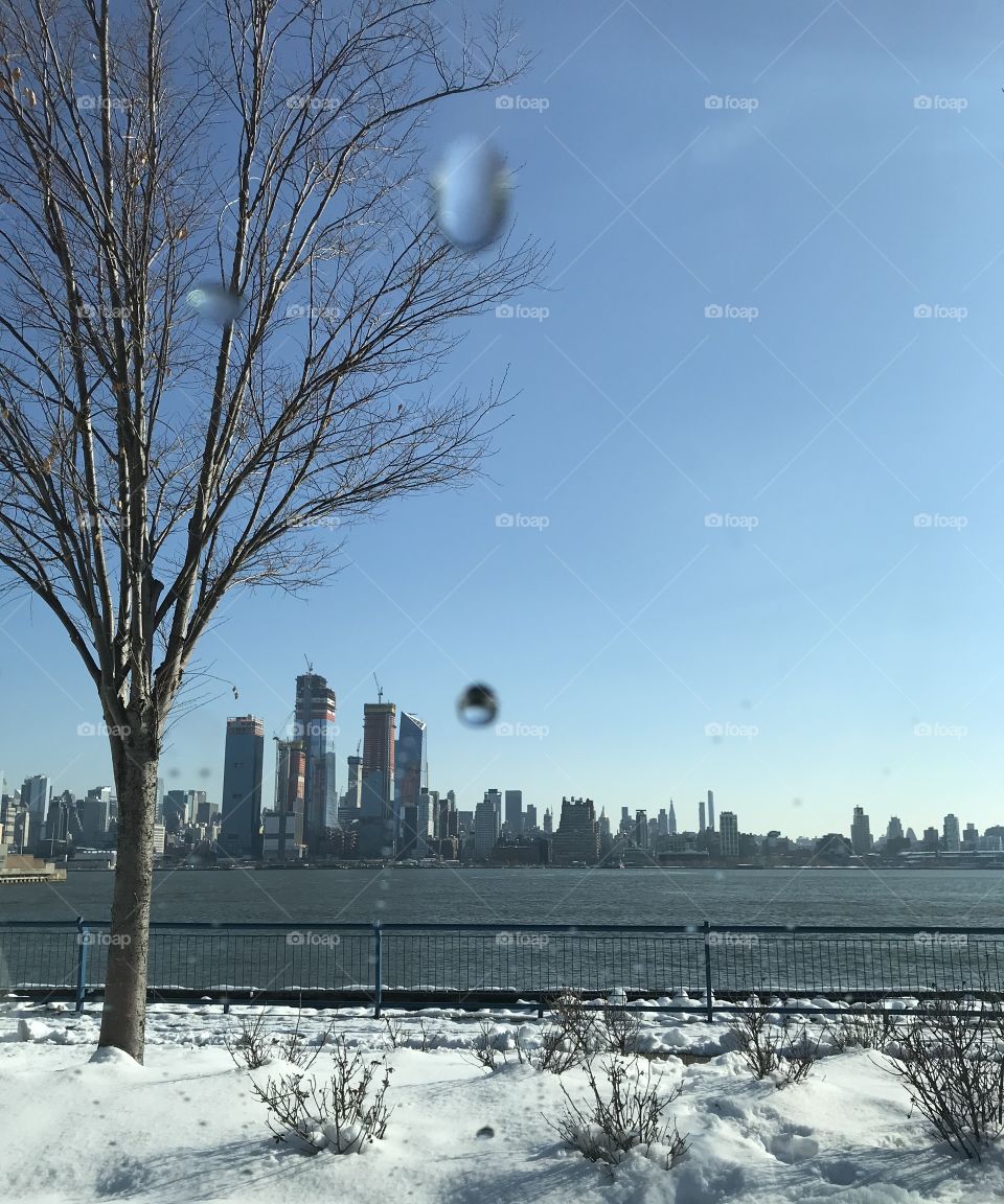 Raindrops Over The Hudson River