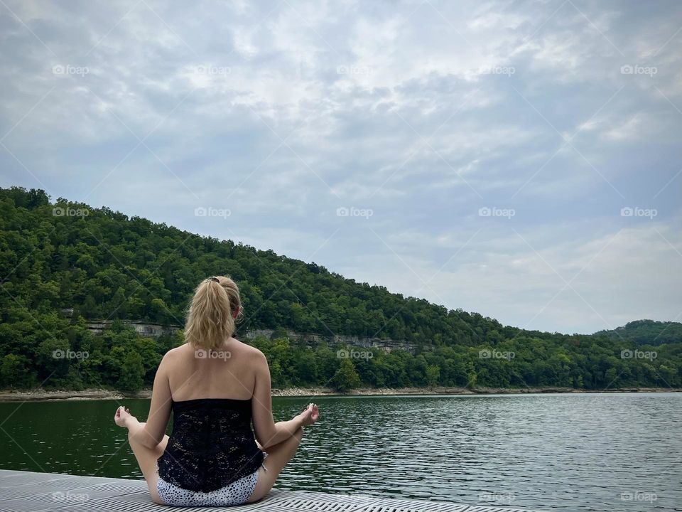 Enjoying the quietness & beauty of Lake Cumberland in Kentucky USA