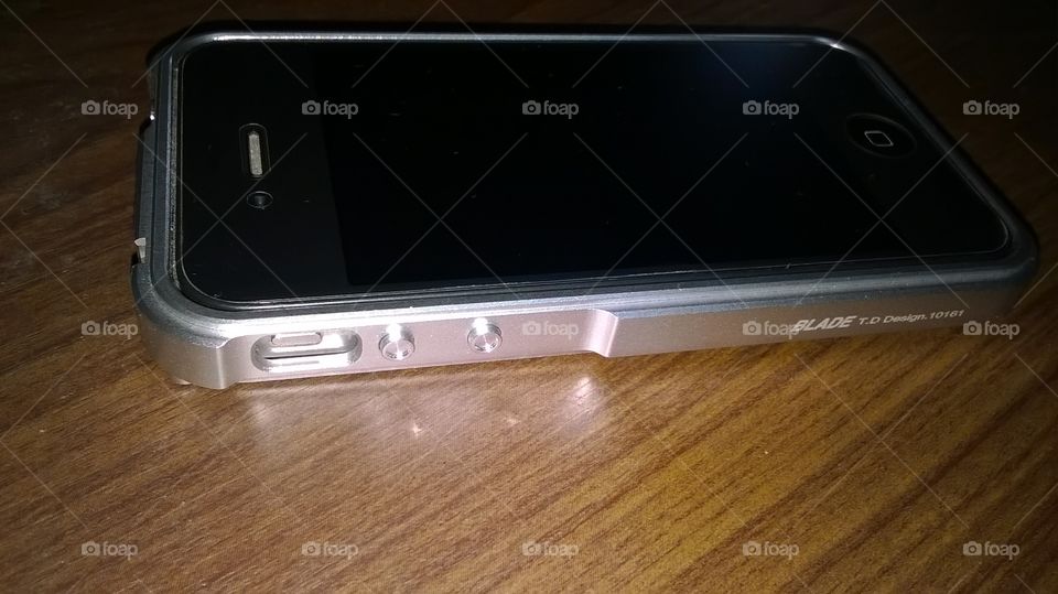 iPhone 4 with Aluminum case