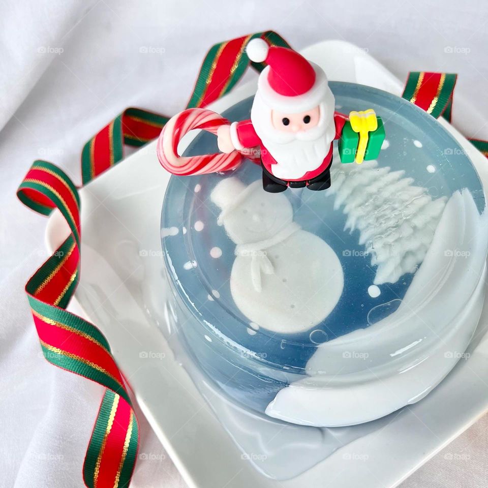 Festive Christmas lychee jelly cake and agar jelly cupcake