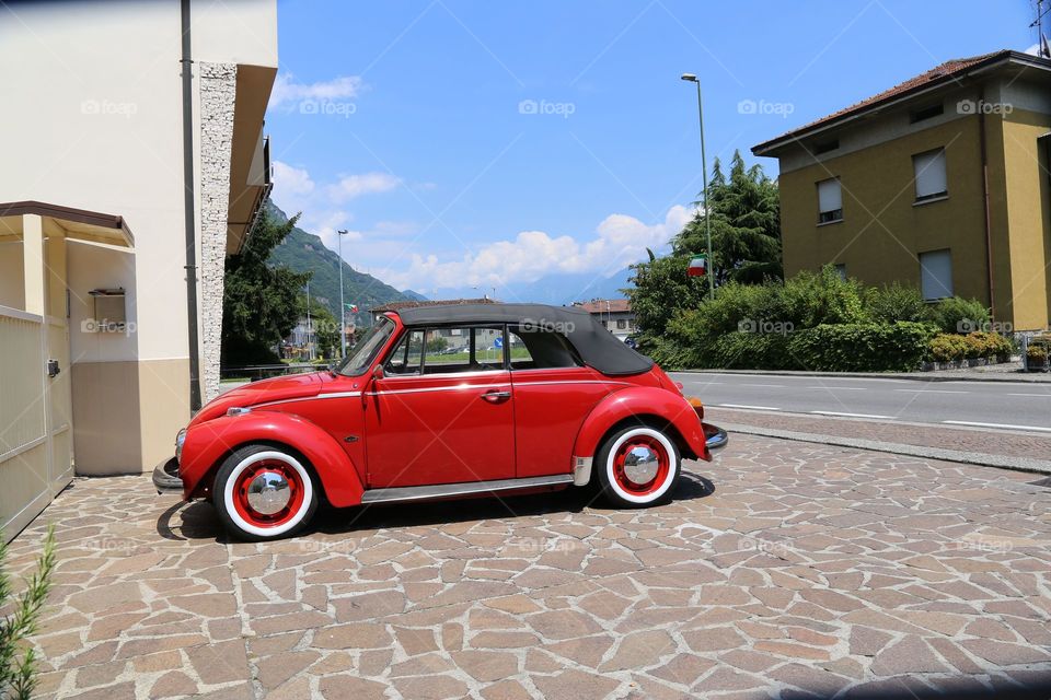 Maggiolone rosso, red car 