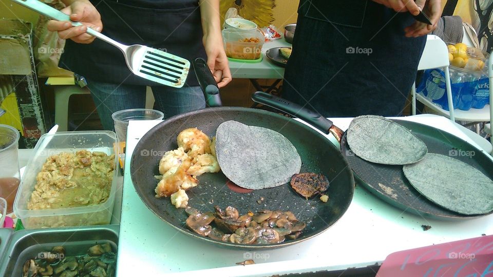 cooking  vegan fish tacos in México