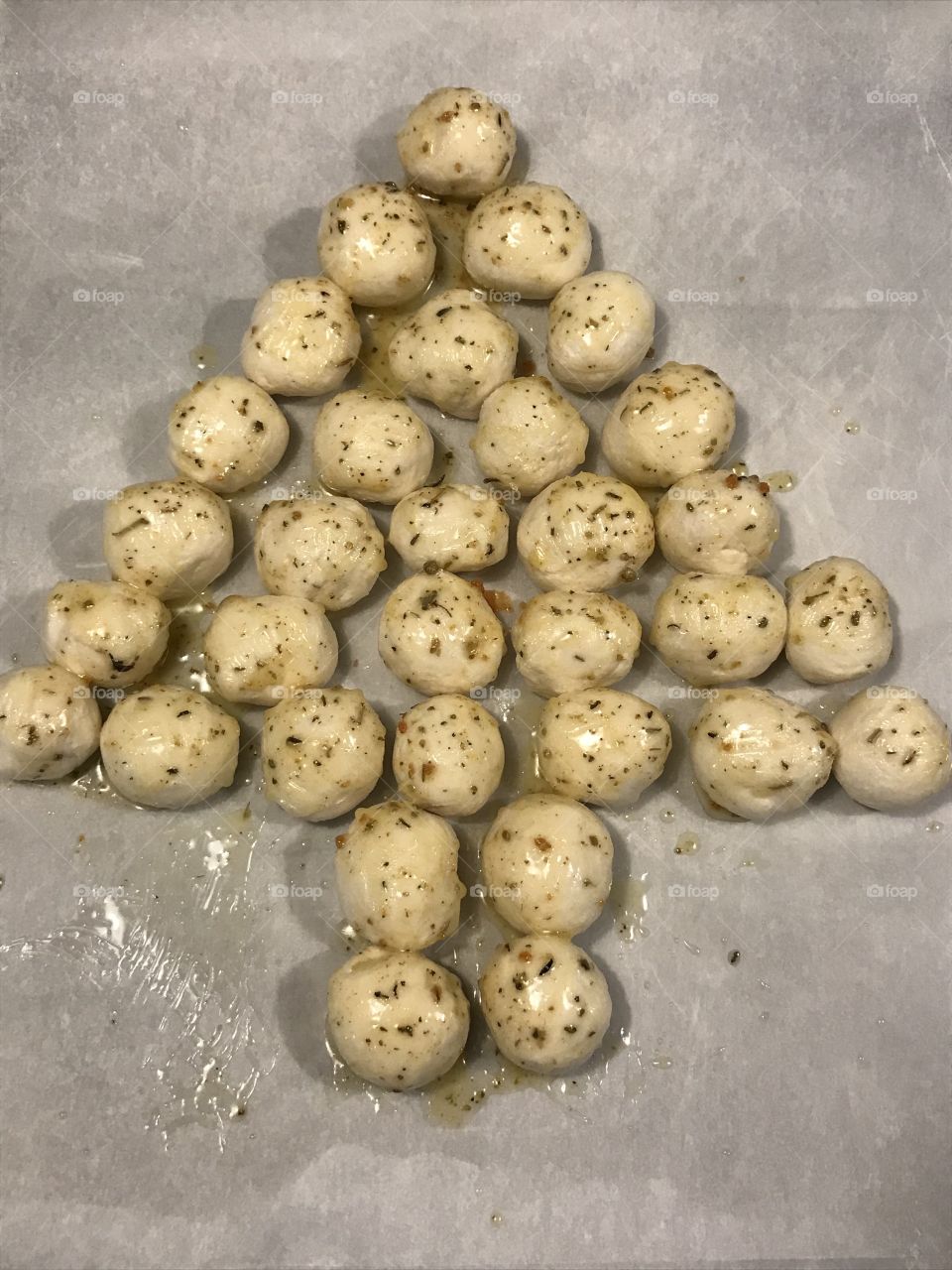 Christmas Tree Garlic Cheese Knots