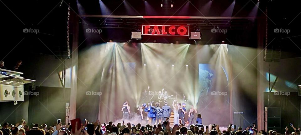This is the finale of the play “FALCO” performed at the “DEUTSCHES THEATER”, the “GERMAN THEATER” in “Munich”, Bavaria about the Viennese pop singer of 1980s fame for the hits “Rock me Amadeus” and “Der Kommissar”. 2024. Hypnotic Productions