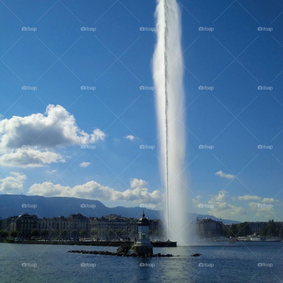 Geneva fountain lake water