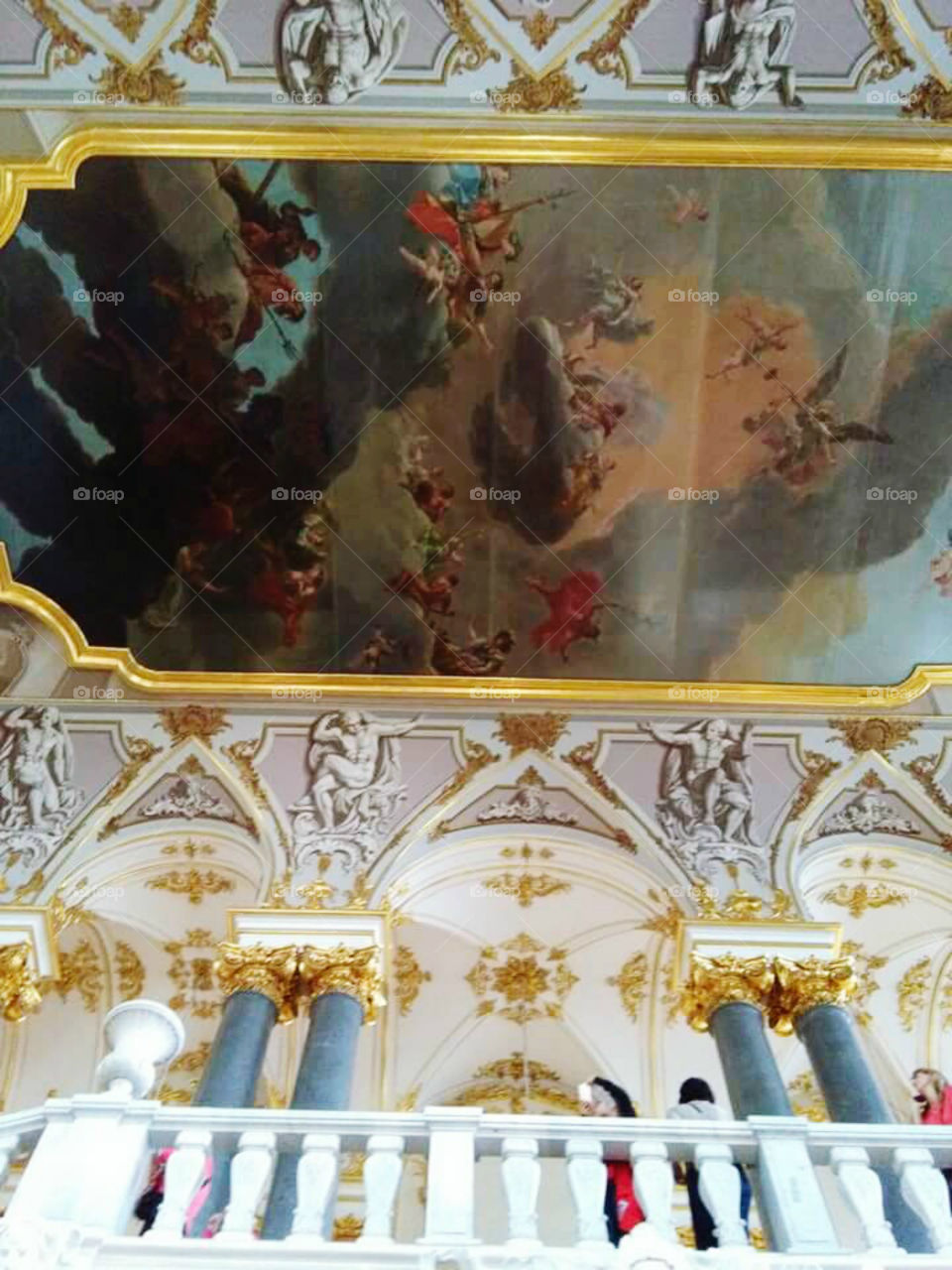 THE PARADISE IN COLORS.