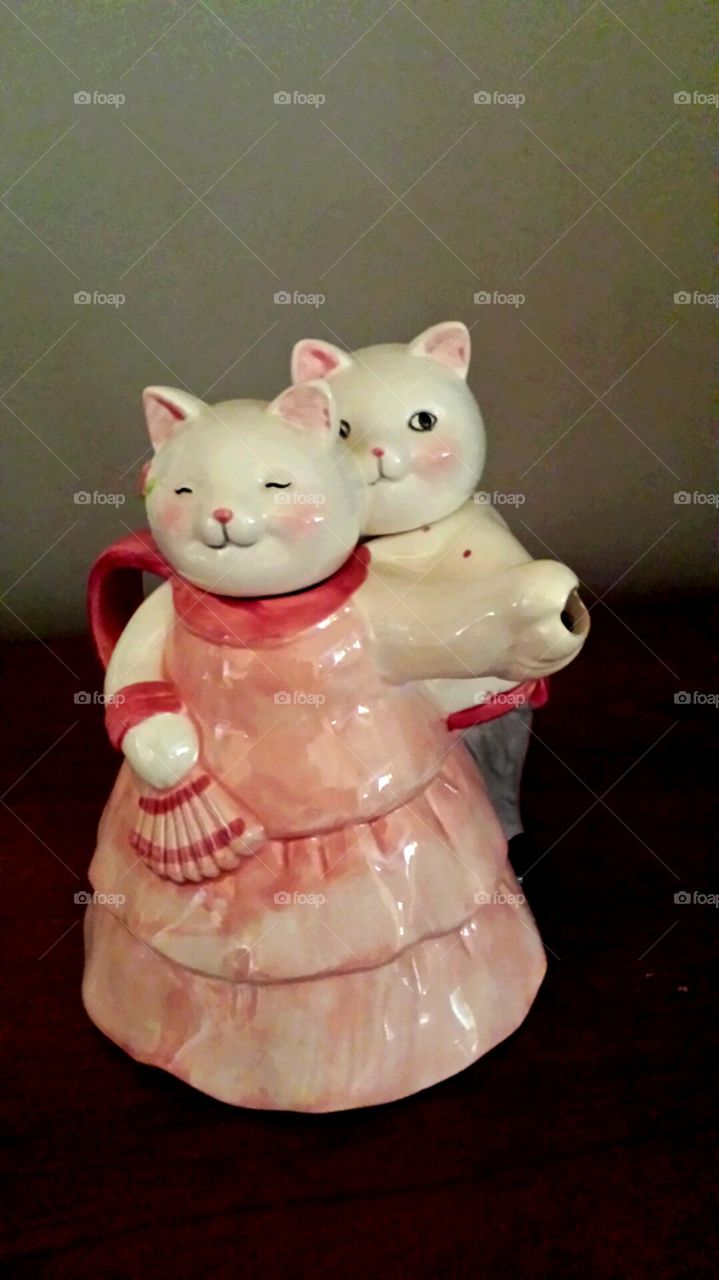 Kitties Tea Pot