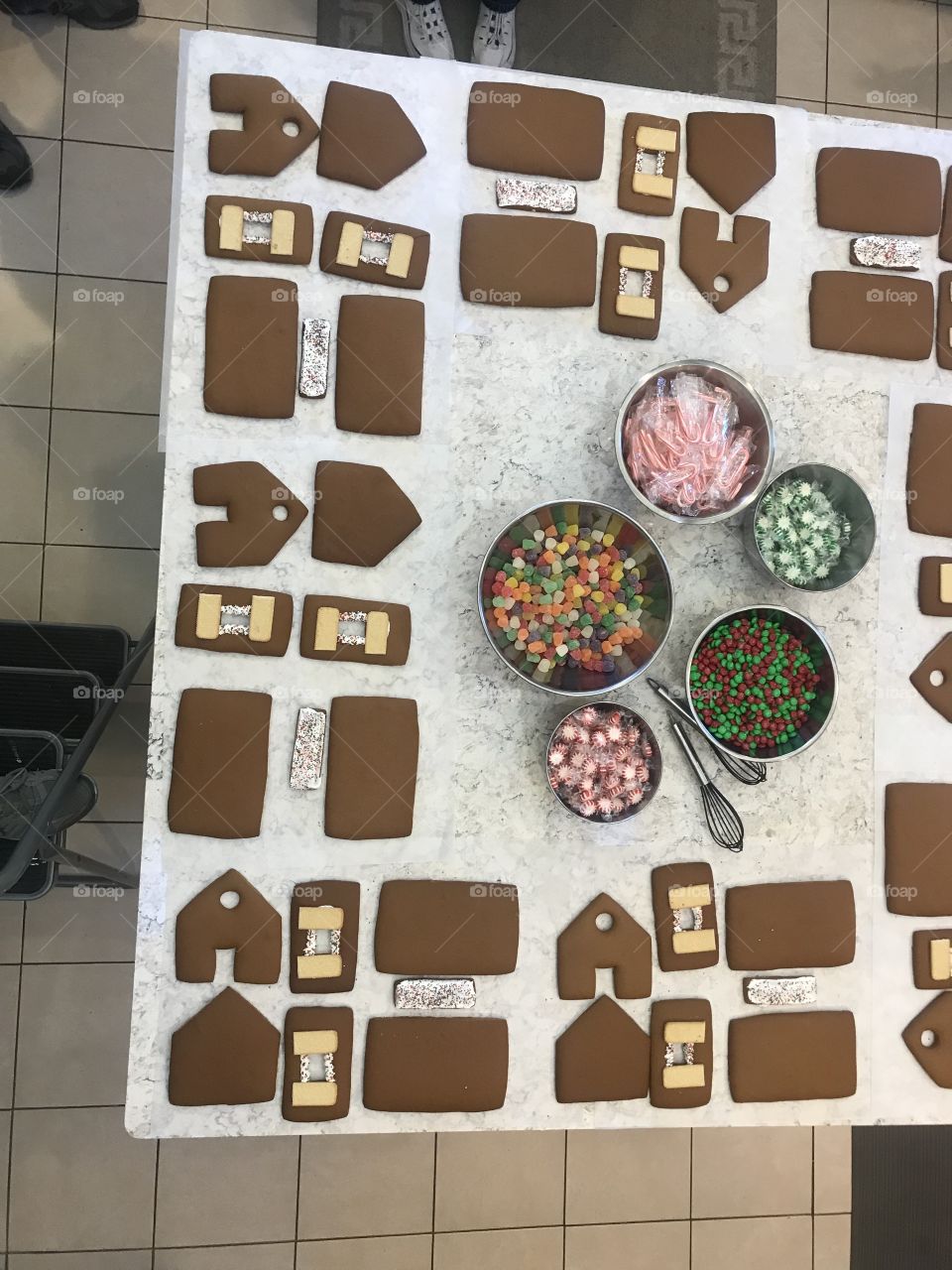 Gingerbread assembly 