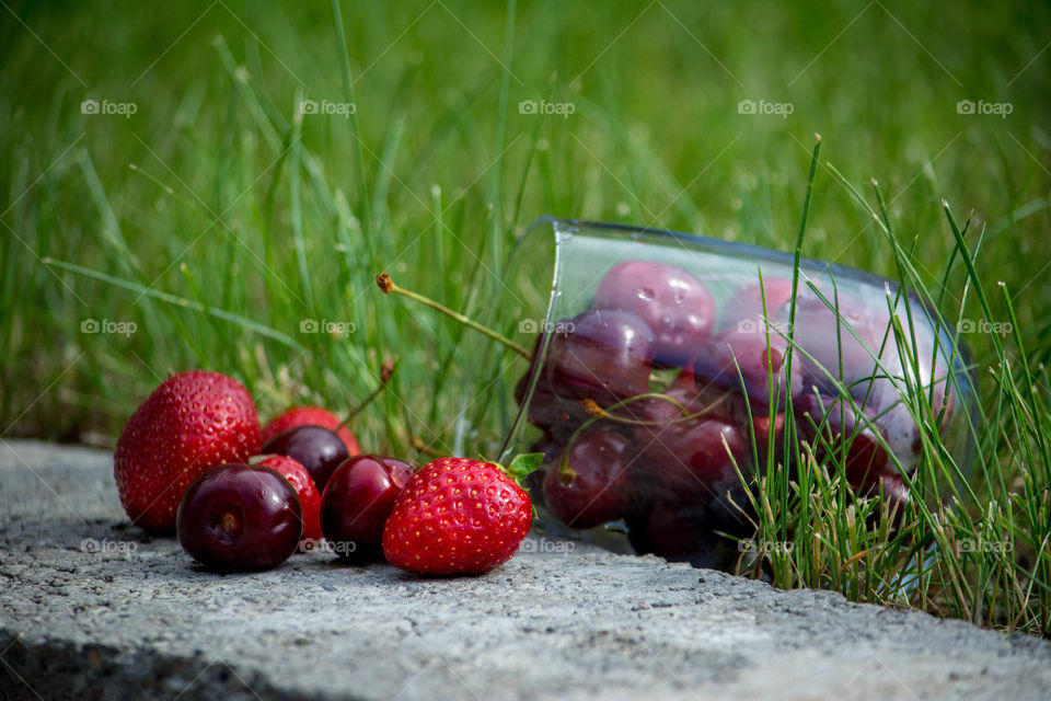 fresh berries . summer food