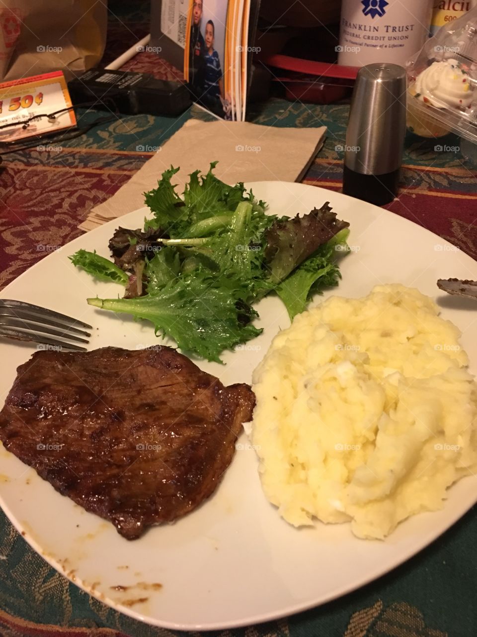 Steak w/potatoes & salad