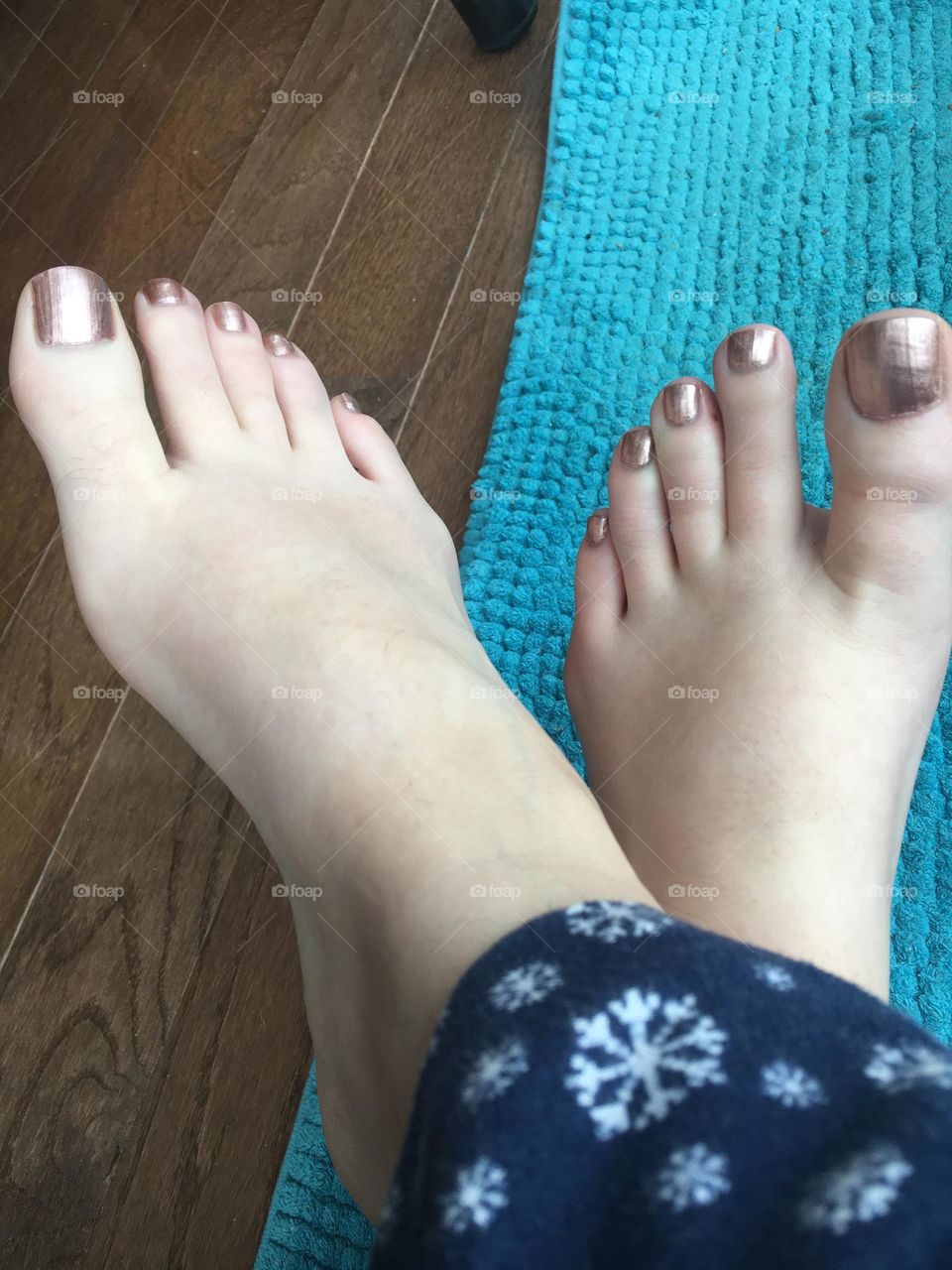 Feet with painted toes 