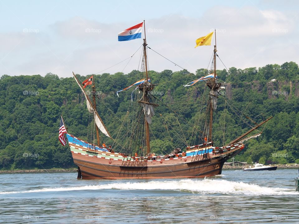 Sailing on the Hudson 