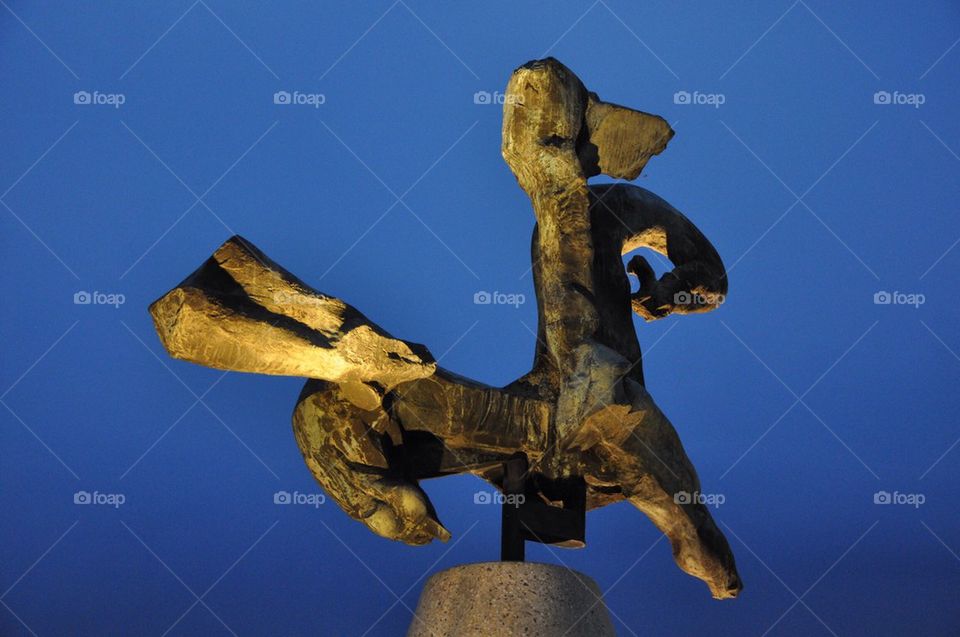 Statue Harbour Roermond.