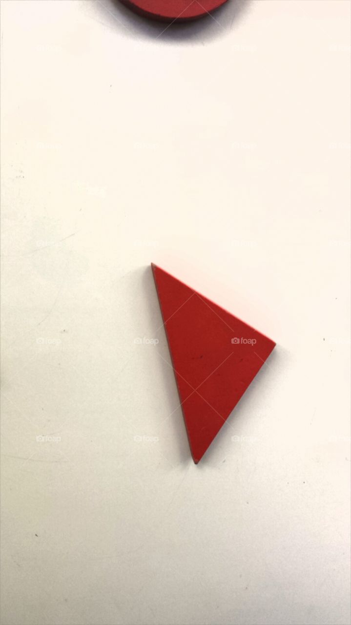magnetic triangle shape