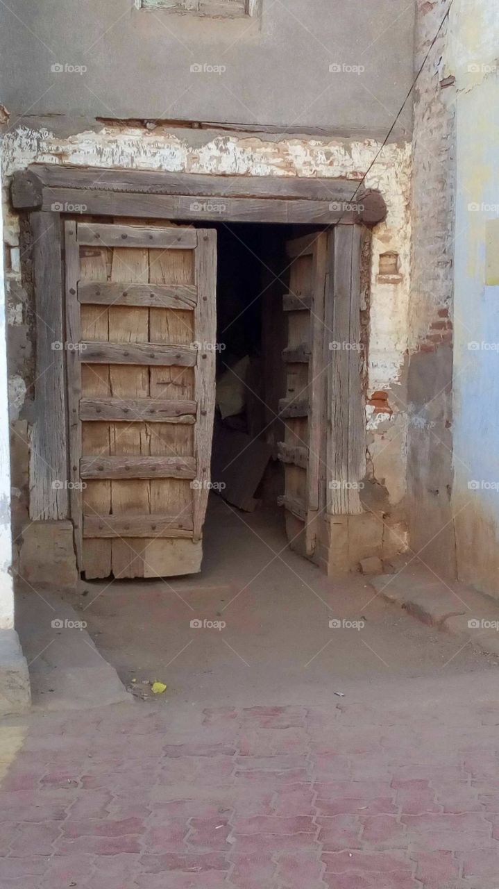 traditional Gate