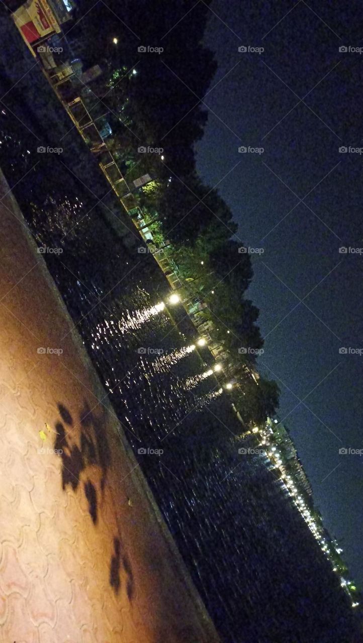 colour that is a mixture of many colour