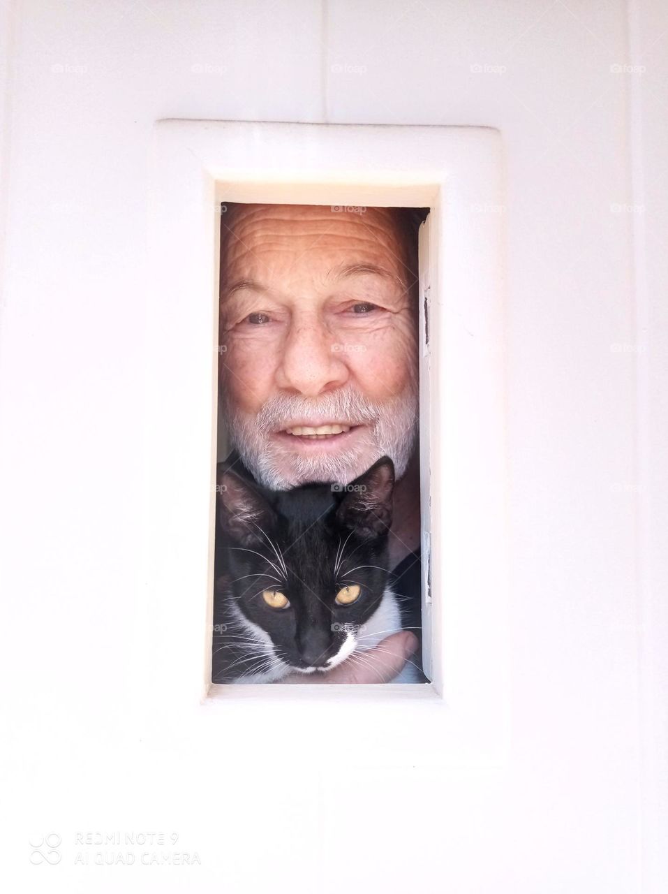 Man, cat, window - Hombre, gato, ventanita