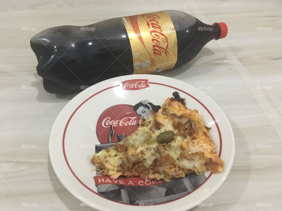 Pizza Coca Cola 