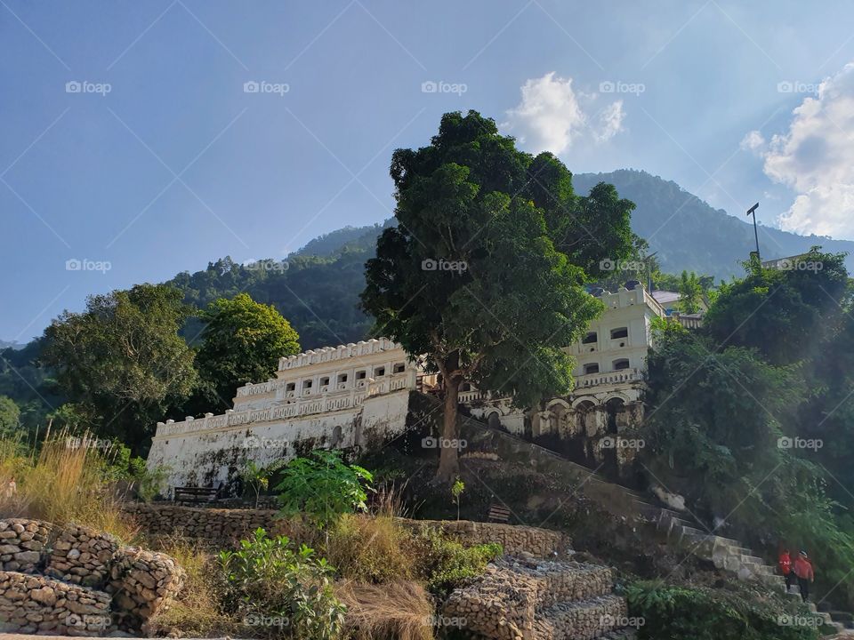 Memories are so weird. All memories came back in my eyes like a flash back when I visit this place after 10 years.
#palpa
#nepal
#queen_palace
#ranimahal