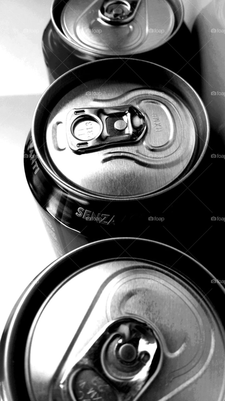 tin, black and white, drink, drink, logo, colors, advertising, modern,