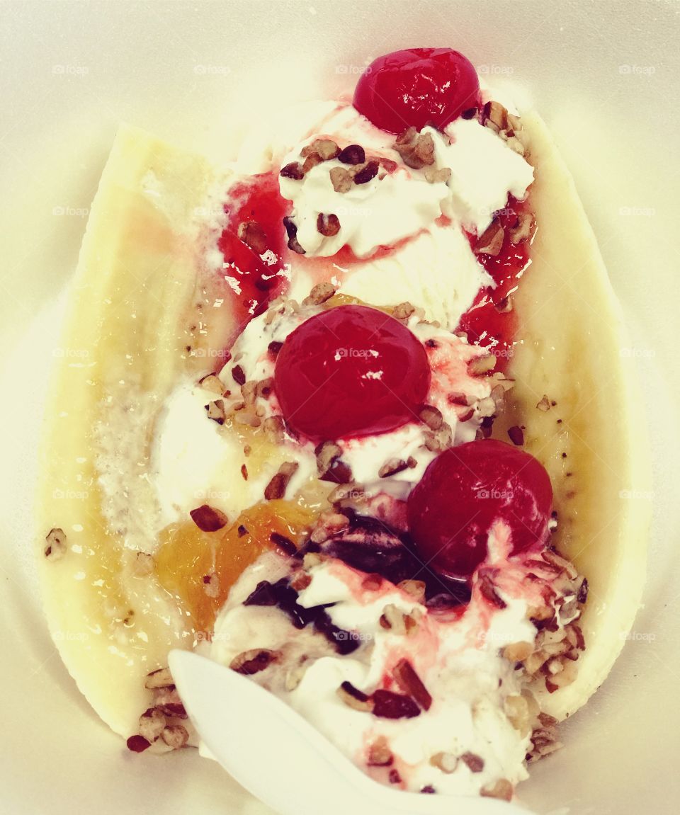 Perfect banana split 