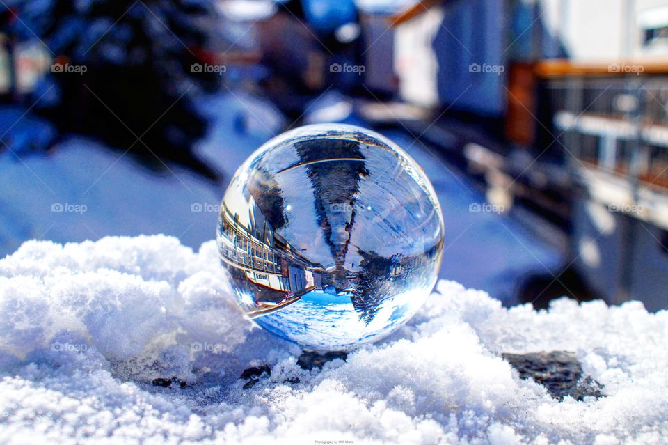 Lensball