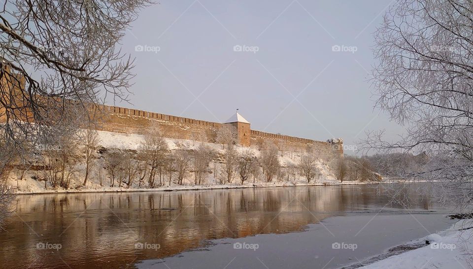 City river 💦 Building 🏢Winter time ❄️ Reflection 💦