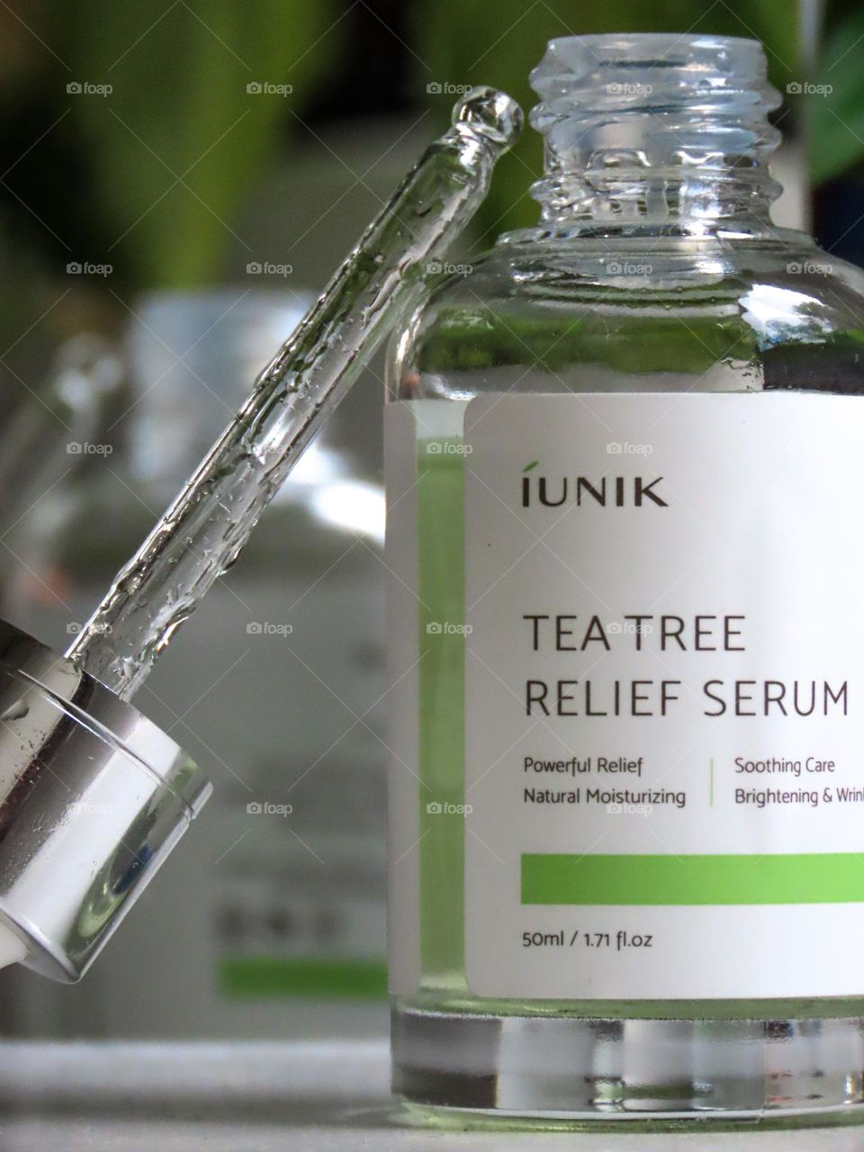 Tee tree relief serum closeup 