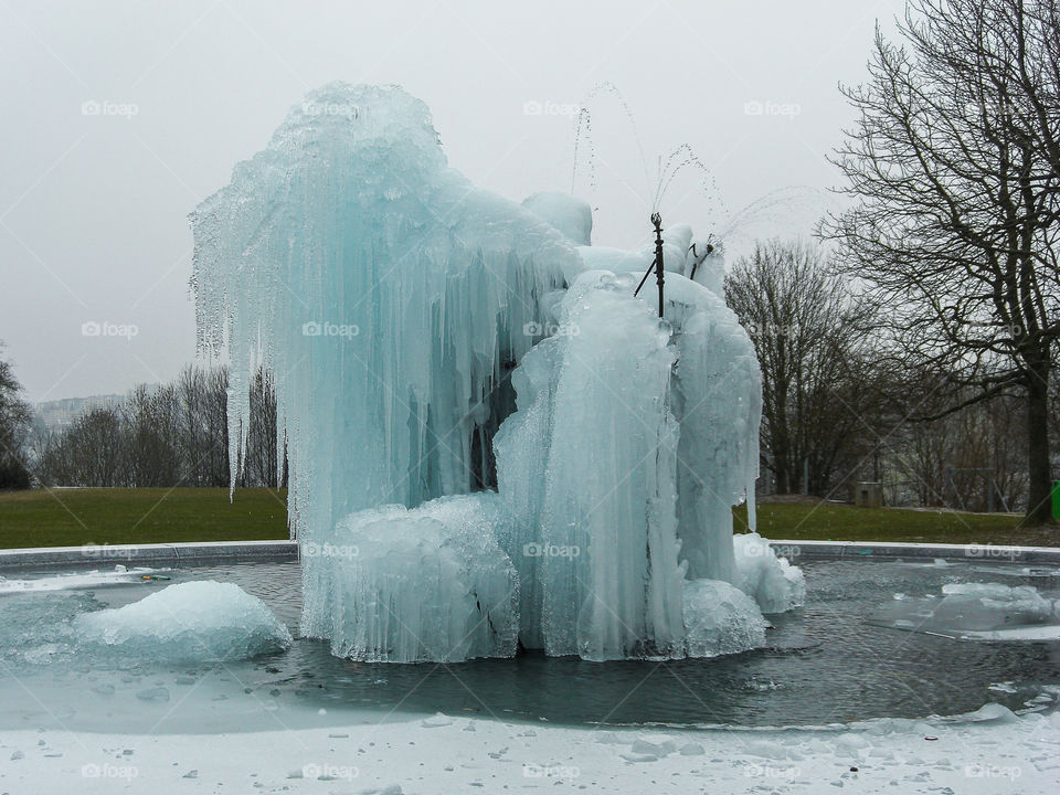 Mammoth-like frozen fountain