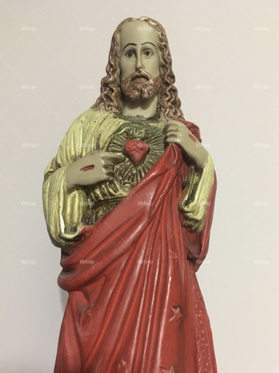 Sacred Heart of Jesus, help us in our troubles and free us from sadness. Amen. / Sagrado Coração de Jesus, socorrei-nos em nossas angústias e libertai-nos das tristezas. Amém.