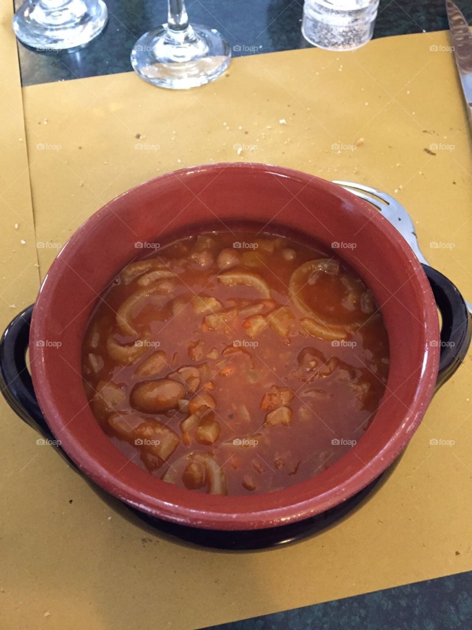 Zuppa di fagioli, calda e avvolgente 