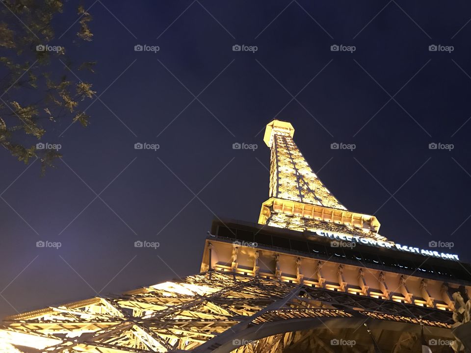 Vegas, Paris 