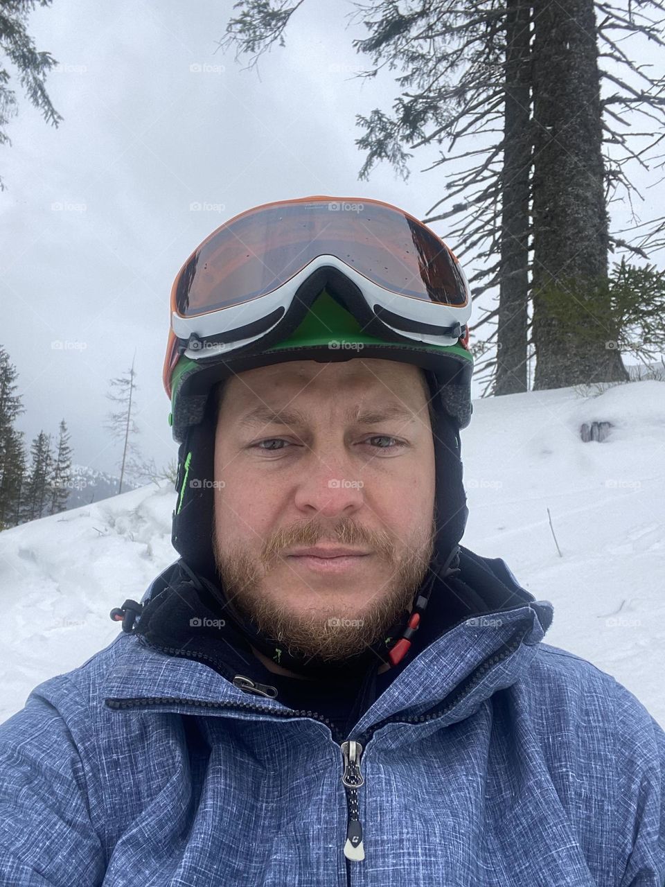 Snowboarding selfie 🤳
