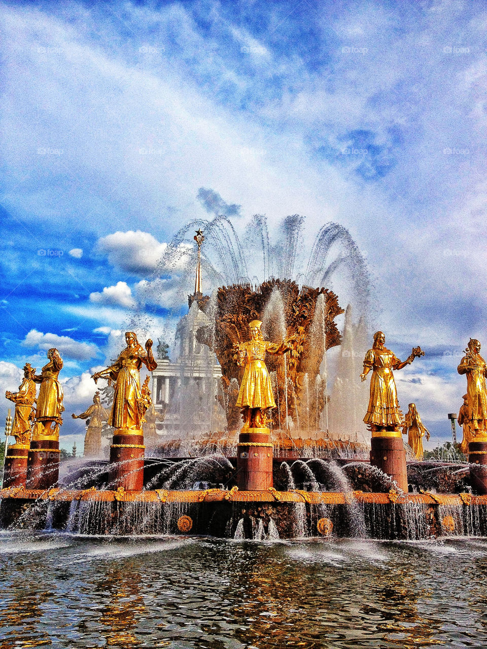 sky water fountain sculpture by penguincody