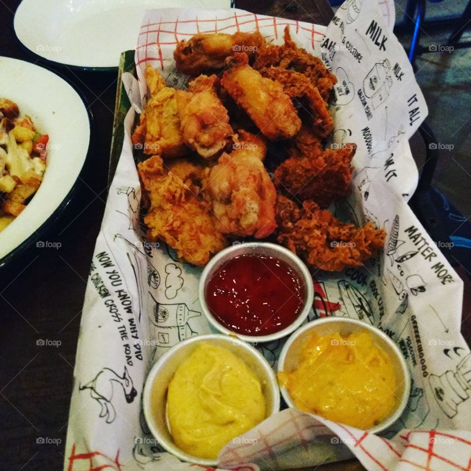 crispy fried chicken with dips