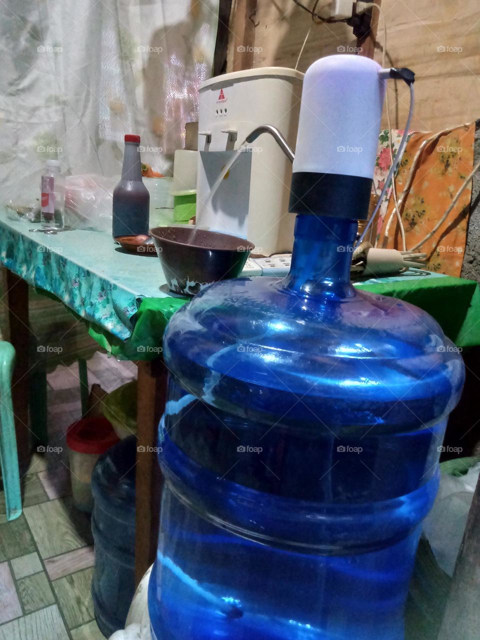 WATER IS MUCH LIFE,,  MINERAL WATER IS DISPERSED FROM A CONTAINER