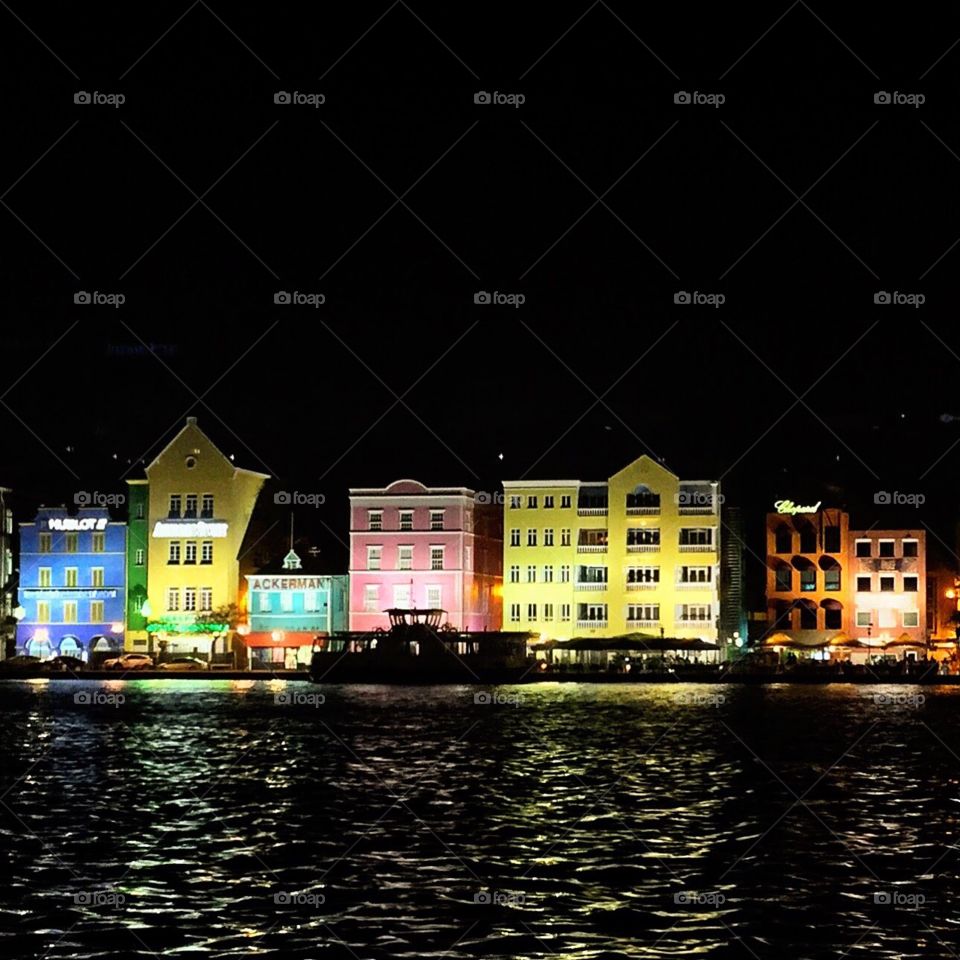 Curaçao by night