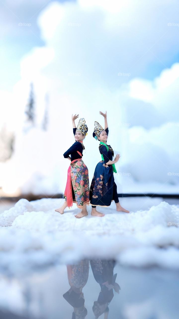 west java in indonesia traditional dance